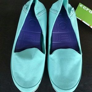 Womens canvas crocs (item #4)